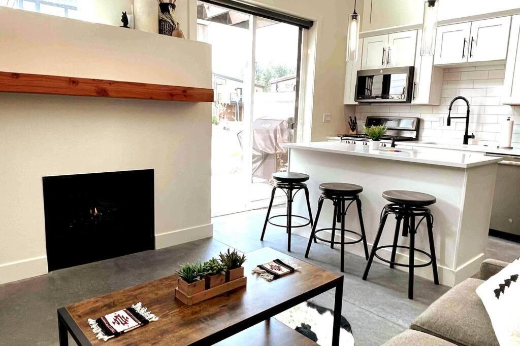 Brand New Upscale Home- Best Location! Whitefish Extérieur photo