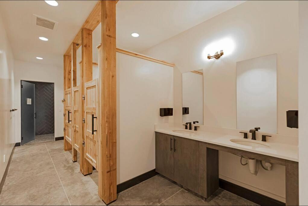 Brand New Upscale Home- Best Location! Whitefish Extérieur photo